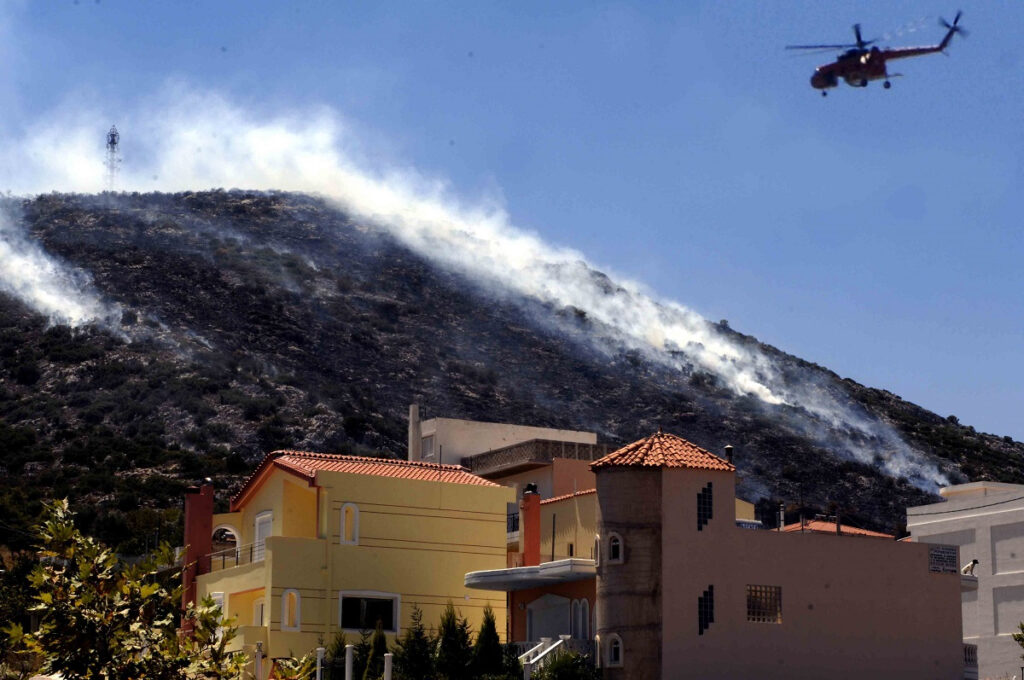 Φωτιά τώρα στην Περιφερειακή Αιγάλεω