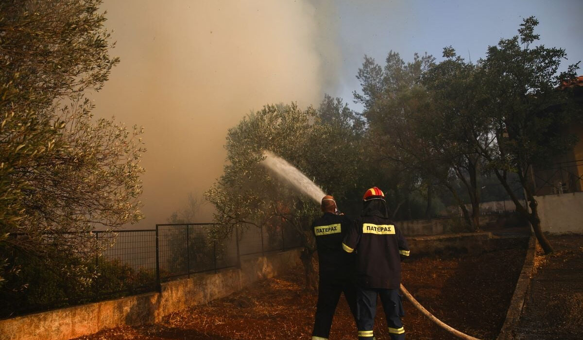 Φωτιά στη Ρόδο: Ελάχιστοι και ελαφρά οι τραυματίες στο νησί, λέει ο Γιαννάκος