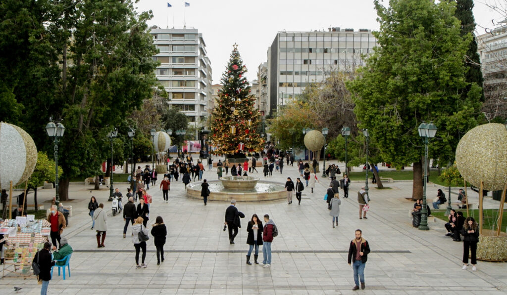 Σύνταγμα: 7χρονος απείλησε με μαχαίρι δύο νεαρούς