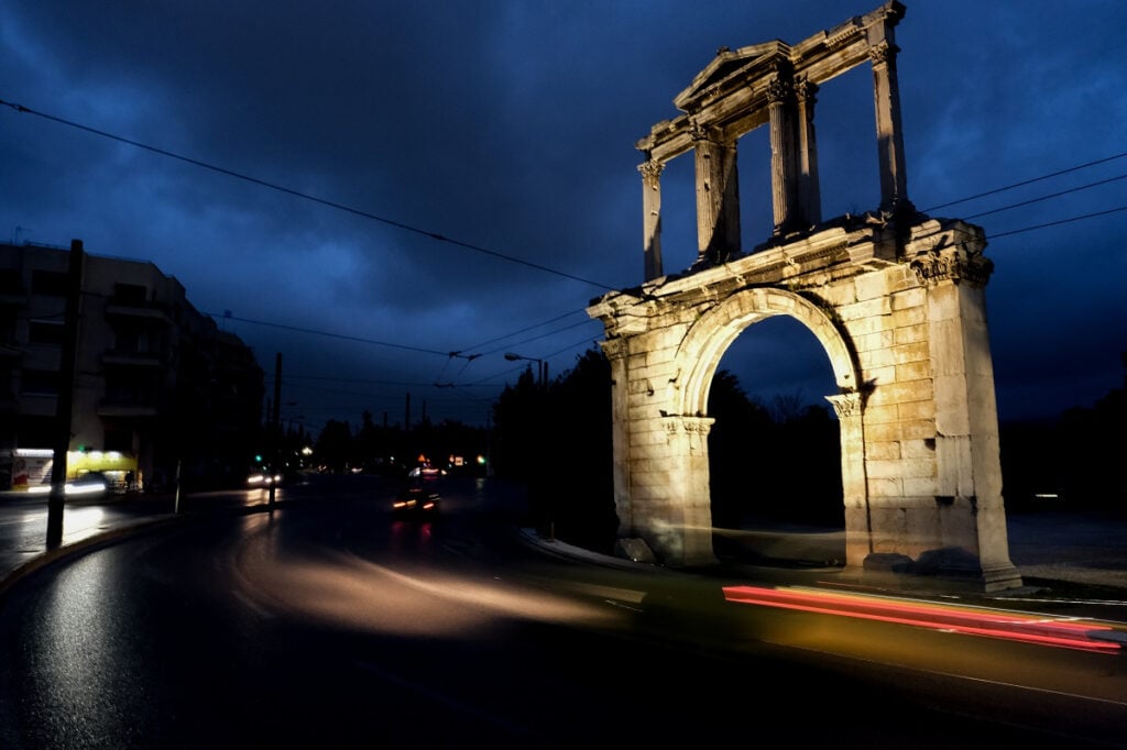 Τρεις παράγοντες κρίνουν την απαγόρευση κυκλοφορίας