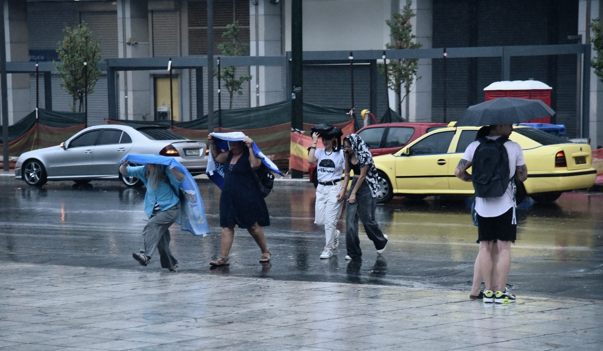 Καιρός-meteo: Βροχερό σκηνικό την Παρασκευή – Πού αναμένονται χαλαζοπτώσεις