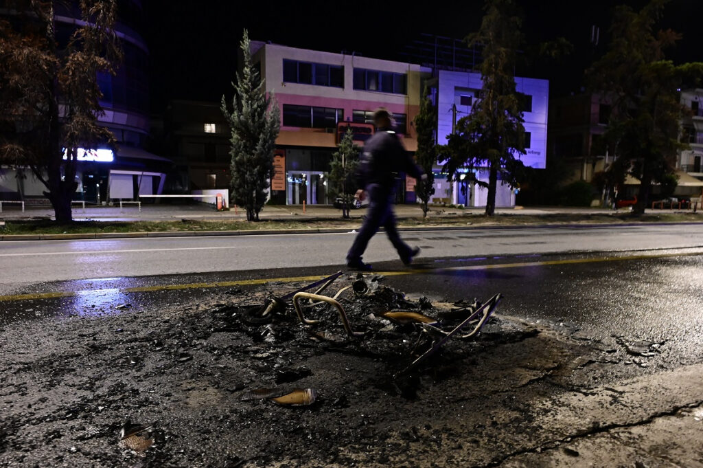 Ασπρόπυργος: Τρεις συλλήψεις μετά τα επεισόδια για τον θάνατο του 17χρονου στη Βοιωτία (βίντεο)