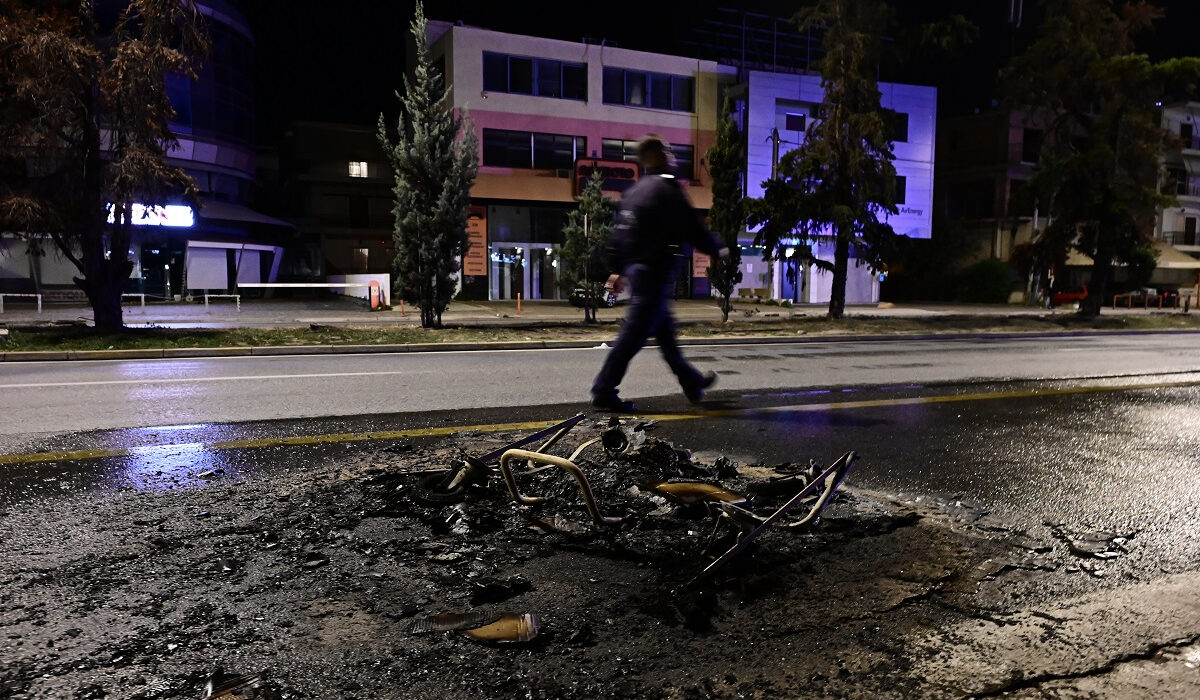 Ασπρόπυργος: Τρεις συλλήψεις μετά τα επεισόδια για τον θάνατο του 17χρονου στη Βοιωτία (βίντεο)