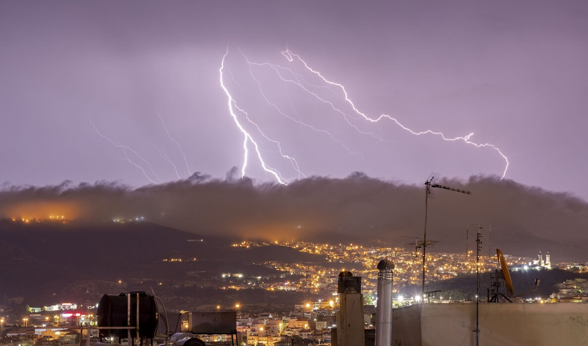 Τσατραφύλλιας για κακοκαιρία: Κεραυνοί σε 3 περιοχές – Χάρτης