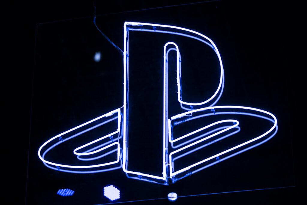 Sony: Απολύει 900 εργαζόμενους στο PlayStation – Κλείνει το θρυλικό στούντιο του Λονδίνου