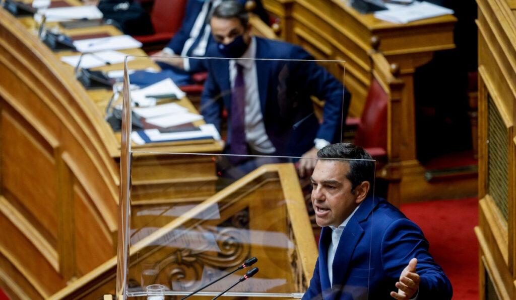 Μητσοτάκης: Εσείς μας βάλατε στα μνημόνια – Σφοδρή αντίδραση Τσίπρα