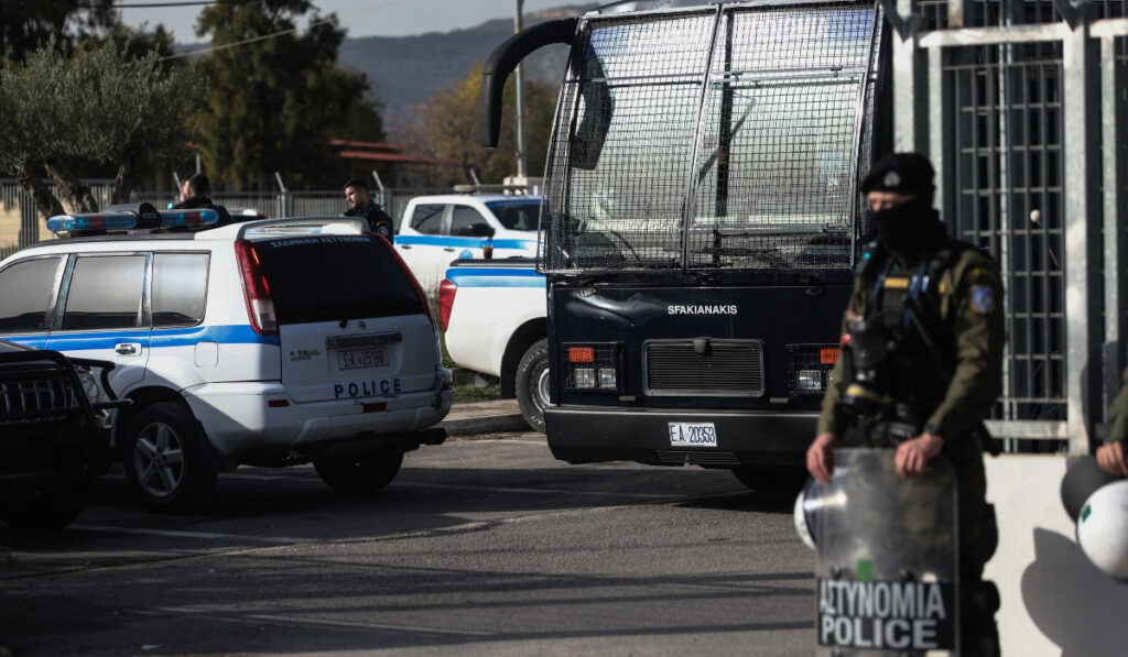 Ασπρόπυργος: Νέα αστυνομική επιχείρηση σε καταυλισμούς Ρομά – Δύο προσαγωγές