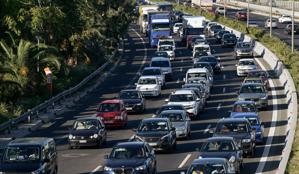 Κίνηση τώρα: Κλειστή η Κηφισίας στο ύψος της Πανόρμου