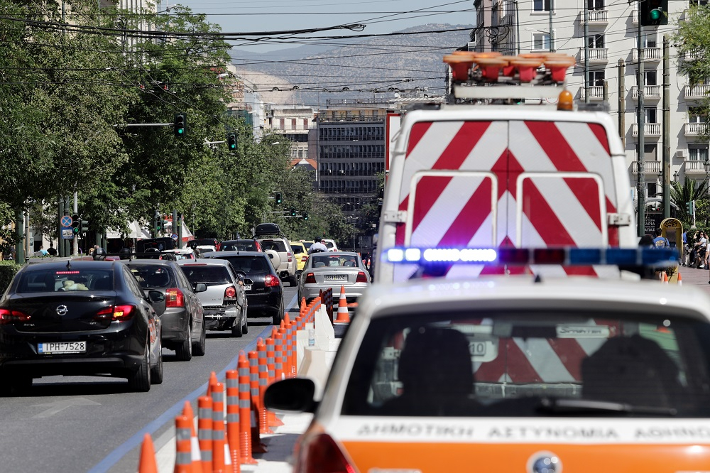 Μεγάλος Περίπατος: Οκτώ φωτογραφίες που αποτυπώνουν το χάος και το μποτιλιάρισμα