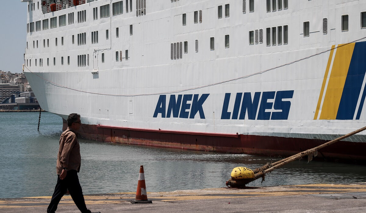 Απέπλευσε τα ξημερώματα για τα Χανιά το «Ελευθέριος Βενιζέλος» – Είχε παρουσιάσει μηχανικό πρόβλημα