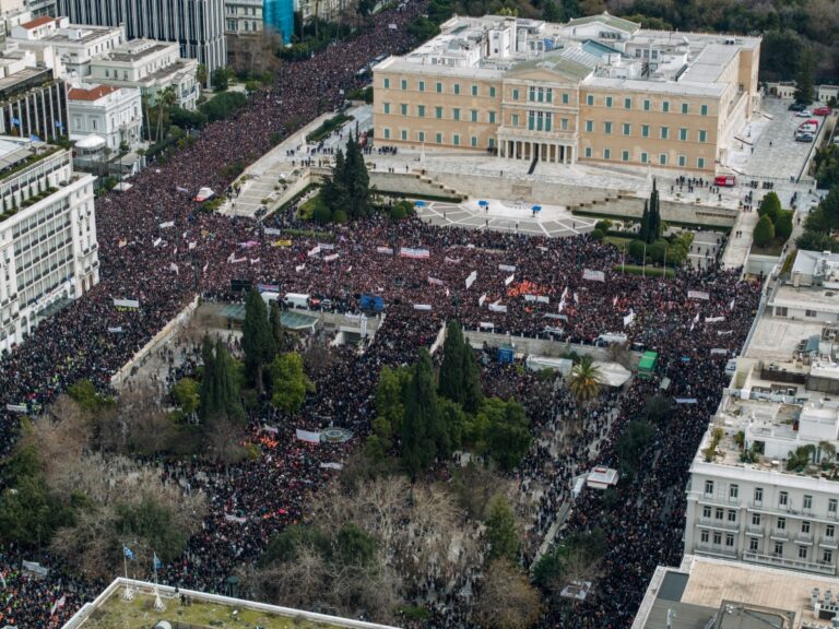 Αεροφωτογραφία από τη συγκέντρωση στο Σύνταγμα για τα Τέμπη