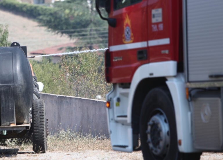 Σορός ηλικιωμένου σε οικόπεδο στη Θεσσαλονίκη από φωτιά