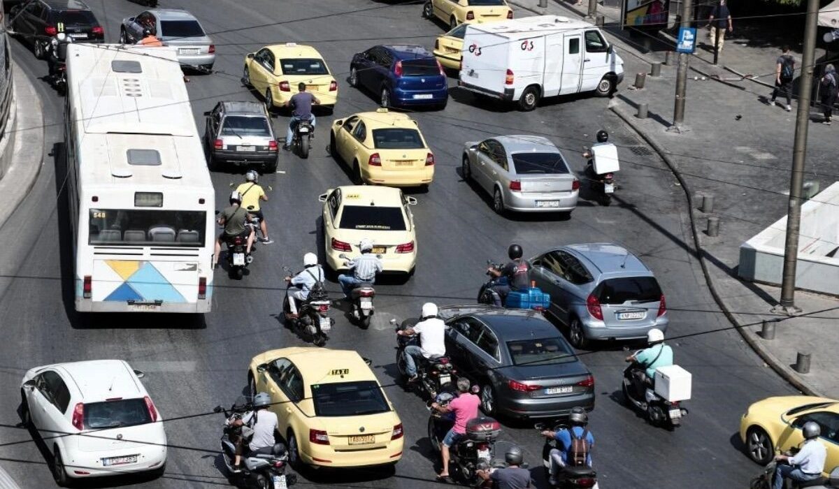 Κίνηση στους δρόμους στην Αθήνα