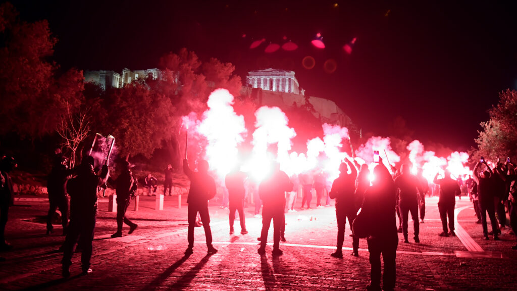 Ολυμπιακός: Έγινε η νύχτα μέρα στον Πειραιά και στην Ακρόπολη για τα γενέθλια των 100 χρόνων