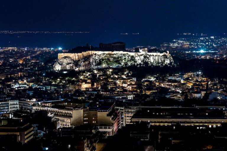 Στο σκοτάδι η Ακρόπολη για την «Ώρα της Γης», 22 Μαρτίου 2025