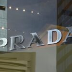 Το λογότυπο του οίκου μόδας PRADA