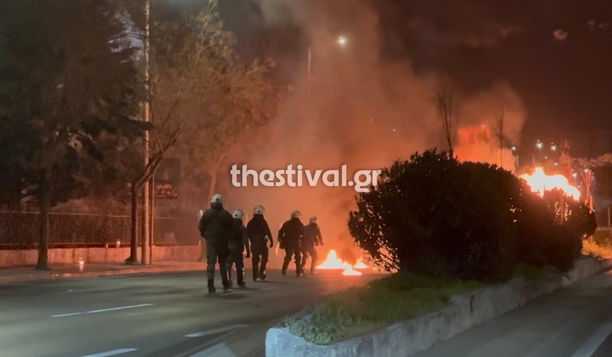 Επεισόδια στη Θεσσαλονίκη μεταξύ κουκουλοφόρων και Αστυνομίας, 15 Μαρτίου 2025