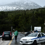 Χιόνια στην Πάρνηθα διακοπή της κυκλοφορίας Αστυνομία